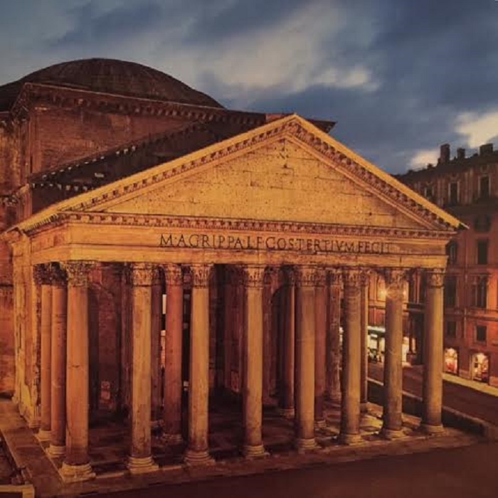 Pantheon on yöaikaan todella kaunis. Valokuvan on ottanut ystäväni Gary. 