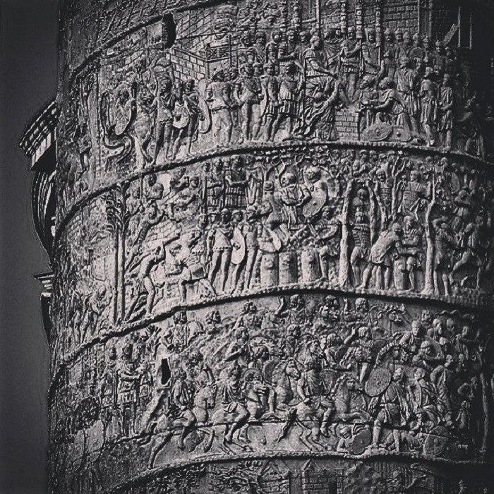 Yksityiskohta Trajanuksen pylväästä. 