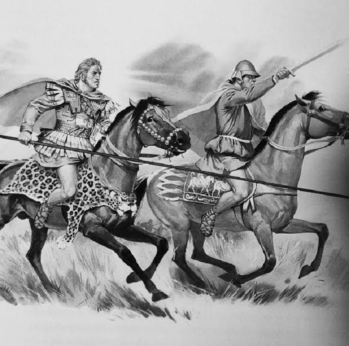 Tässä Aleksanteri on kuvattuna toveriratsuväen ylempänä upseerina. Univormun yksityiskohdat ovat peräisin Aleksanteri-mosaiikista. Ratsumies on otettu Aleksanteri sarkofagista. Hänellä on pitkähihainen tunika ja keltainen viitta, klamys, jollaisia toveriratsuväen miehet käyttivät. 