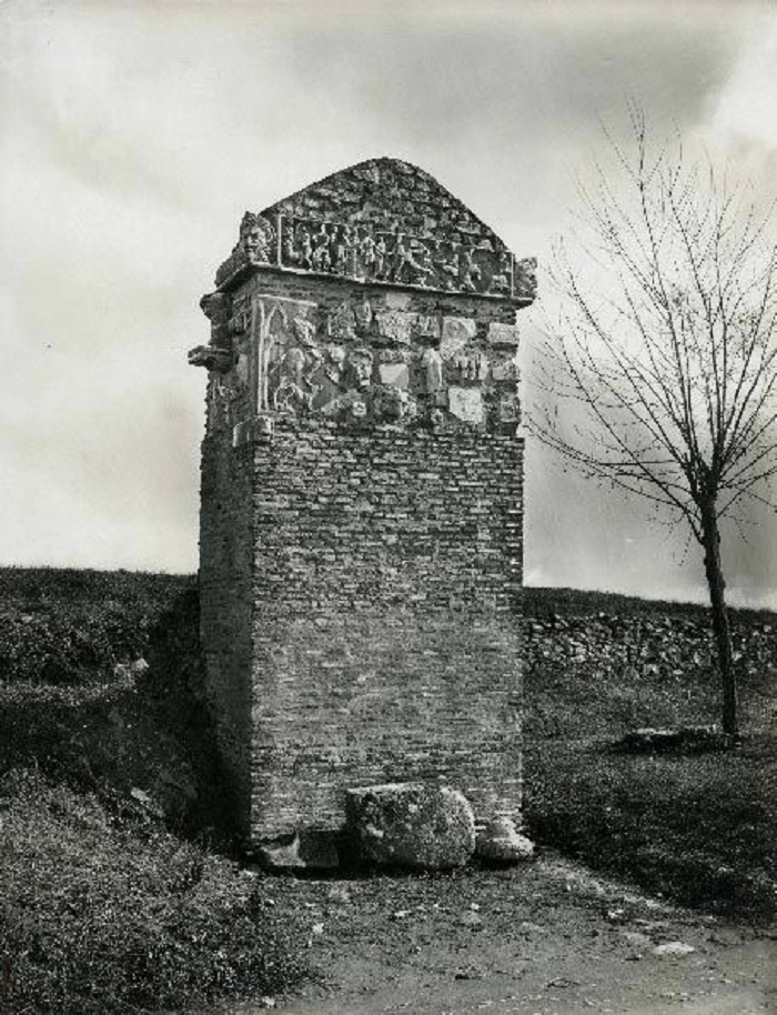 ssbar-150400_720-sepolcro-di-seneca_0