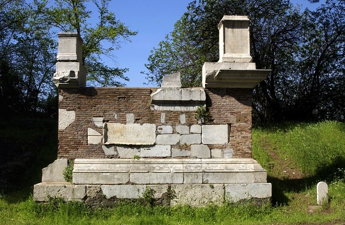 tomb tiberio claudius secondinus (2)